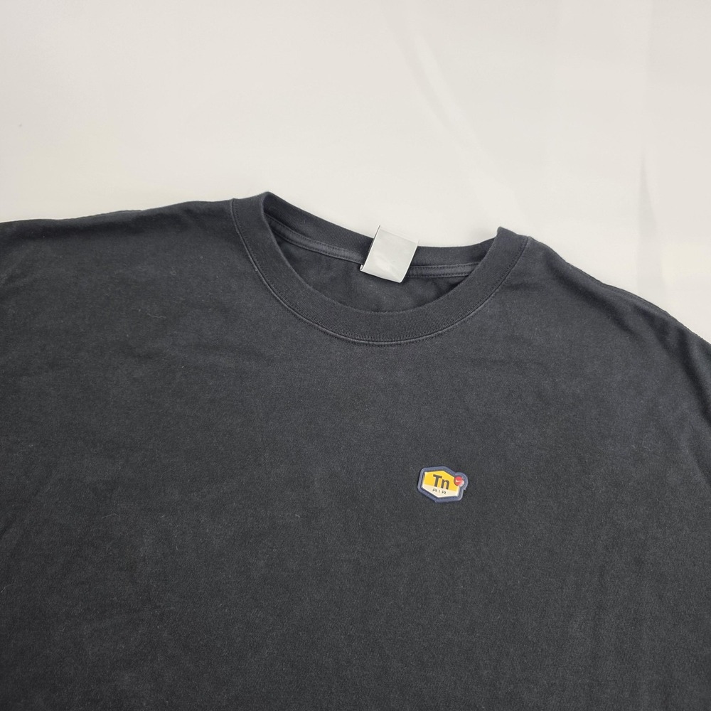 Nike Tn Air Shirt Mens 2XL Black Small Chest Logo Graphic T-Shirt Tee Front